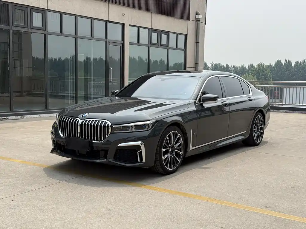 BMW 7 Series 2022 — фото 1