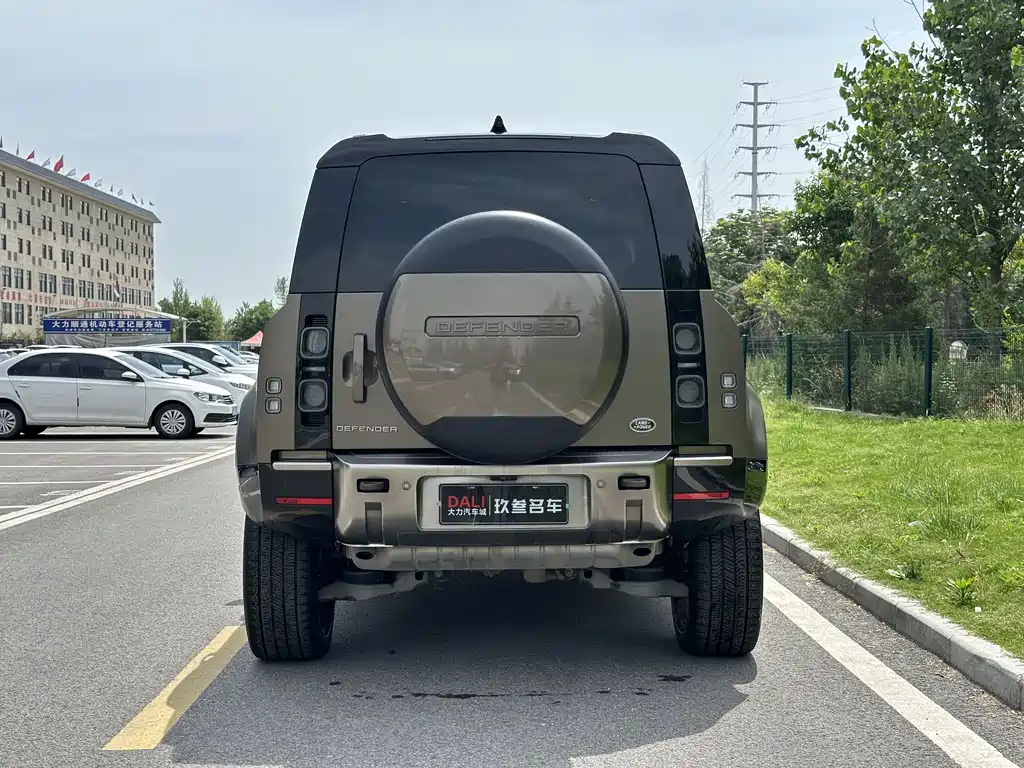 Land Rover Defender 2022 — фото 4