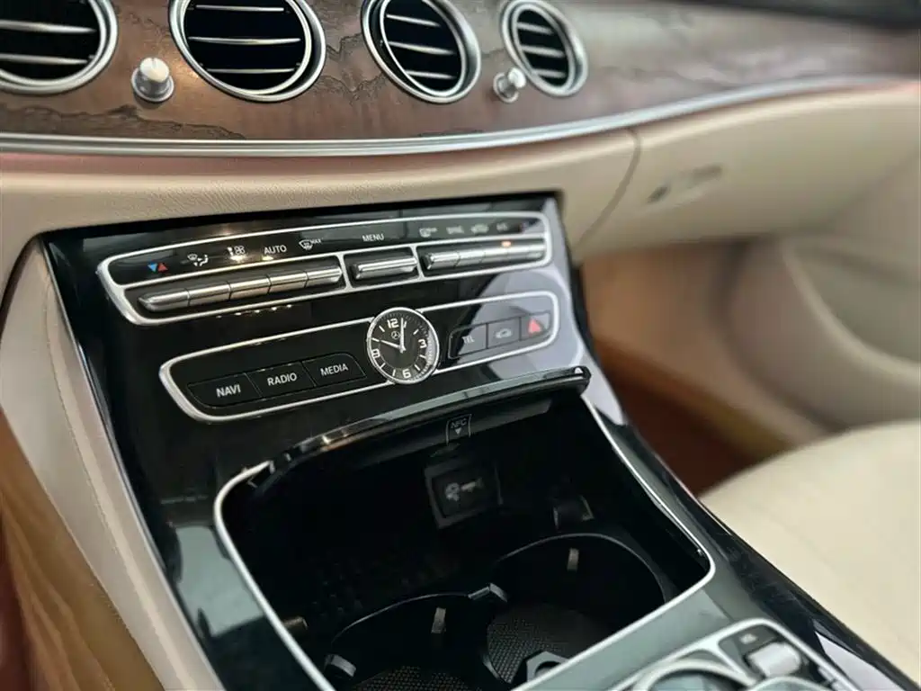 Mercedes-Benz E-Class 2016 — фото 14