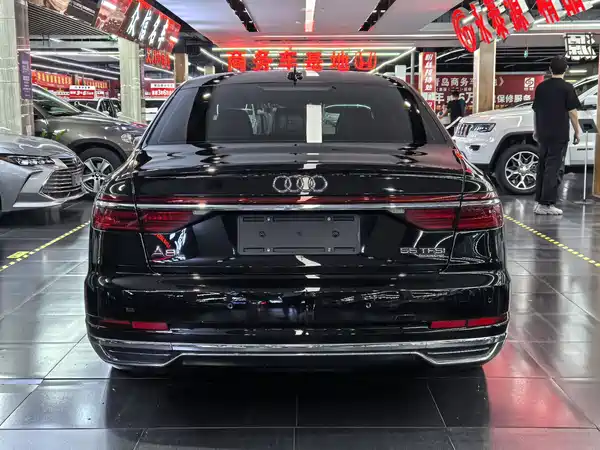 Audi A8 2022