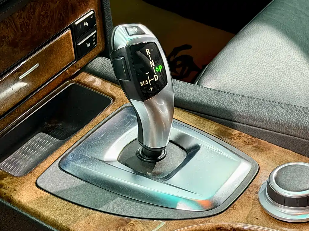BMW 5 Series 2008 — фото 13