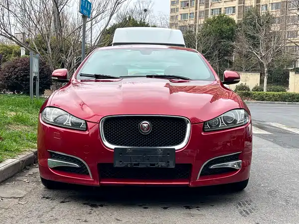 Jaguar XF 2015