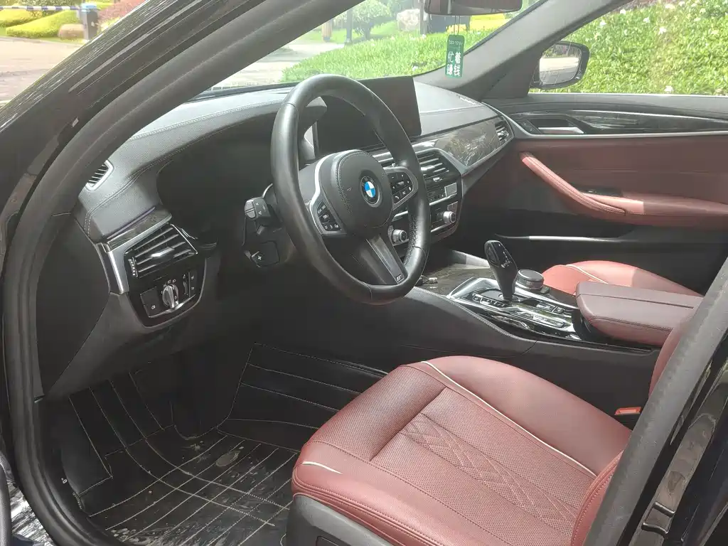 BMW 5 Series 2021