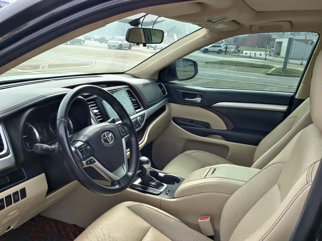 Toyota Highlander 2017 — фото 15