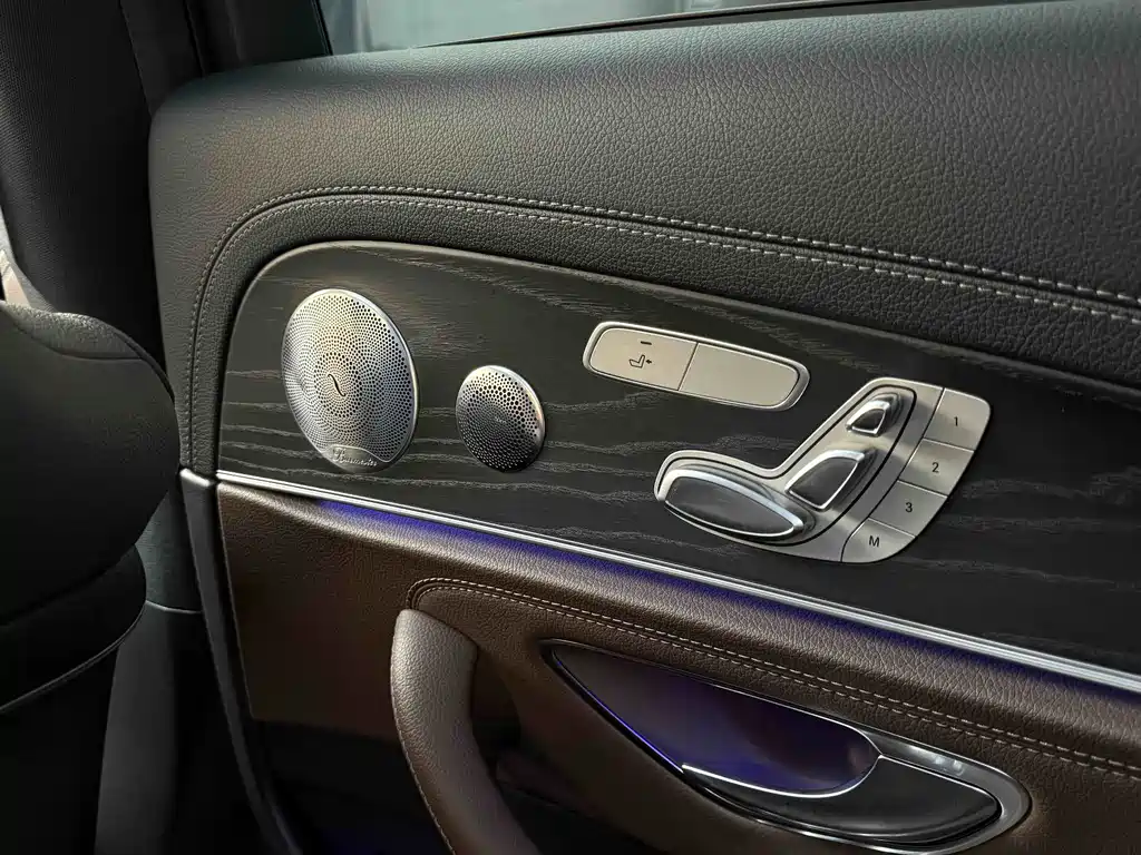 Mercedes-Benz E-Class 2020 — фото 23