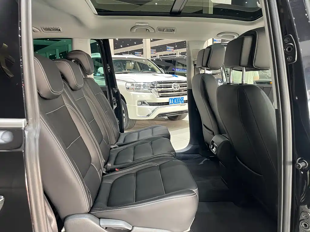 Volkswagen Sharan 2017 — фото 10