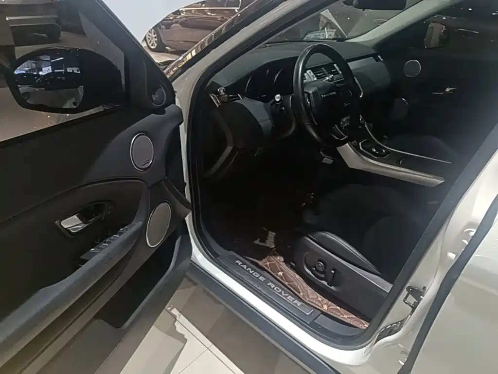 Land Rover Evoque 2019 — фото 16