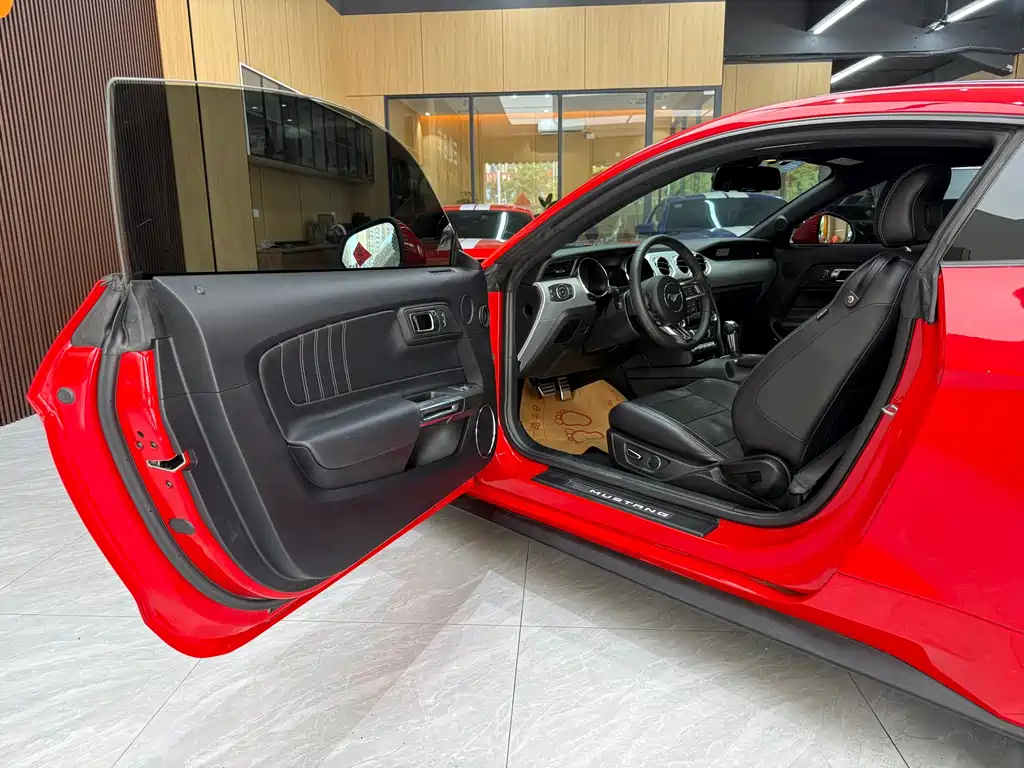 Ford Mustang 2018 — фото 10