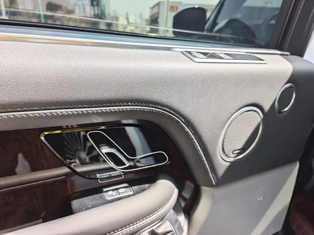 Land Rover Range Rover 2020 — фото 18