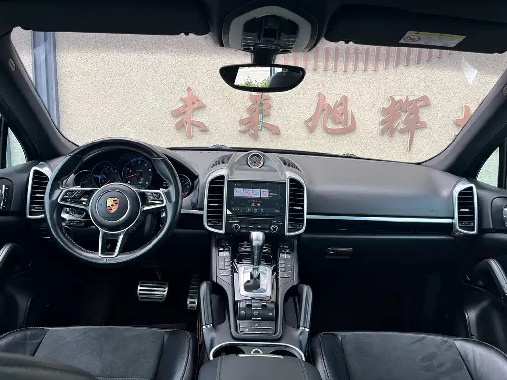 Porsche Cayenne 2017 — фото 18