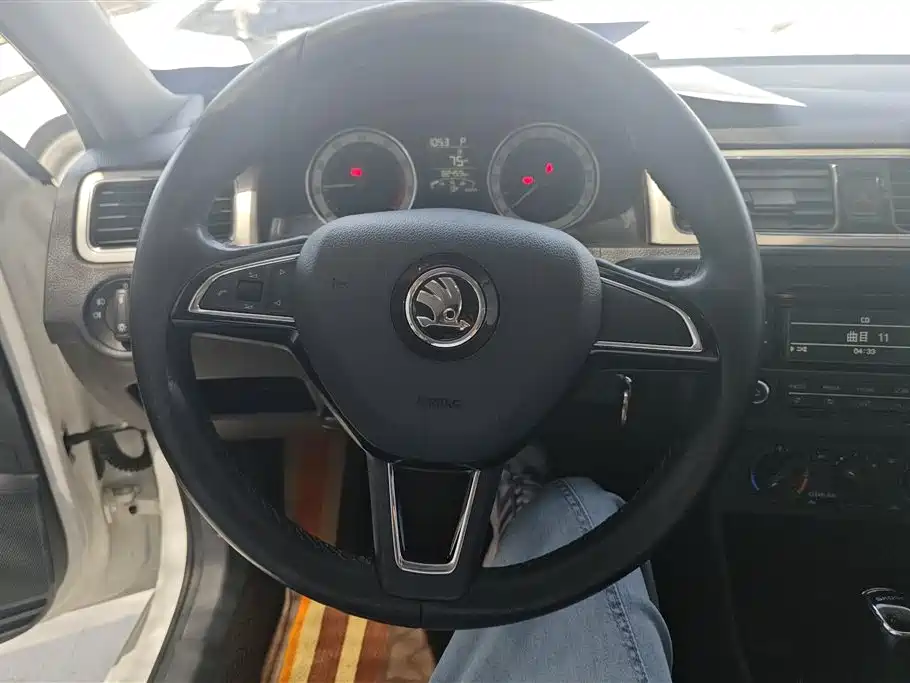 Skoda Rapid 2019 — фото 15