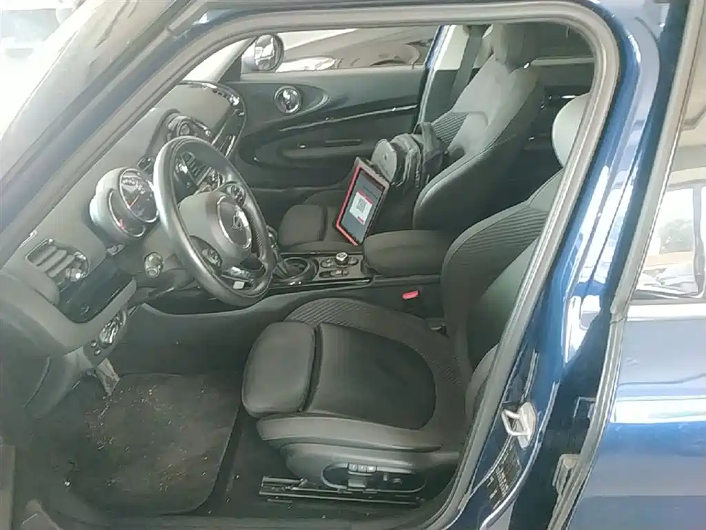 MINI Clubman 2018 — фото 15