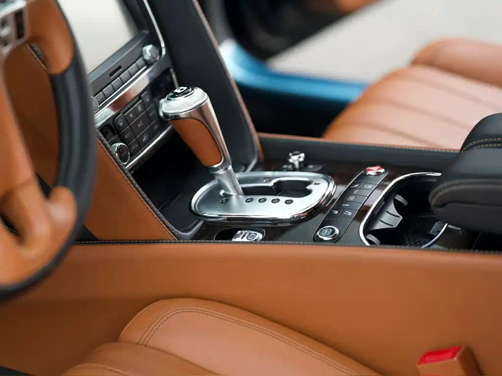 Bentley Flying Spur 2014 — фото 16