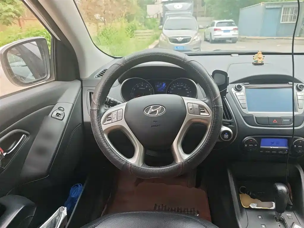 Hyundai ix35 2016 — фото 11