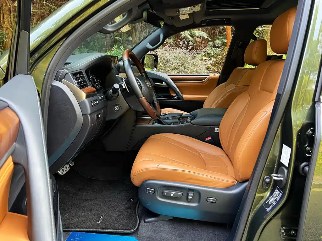 Lexus LX 2022 — фото 10