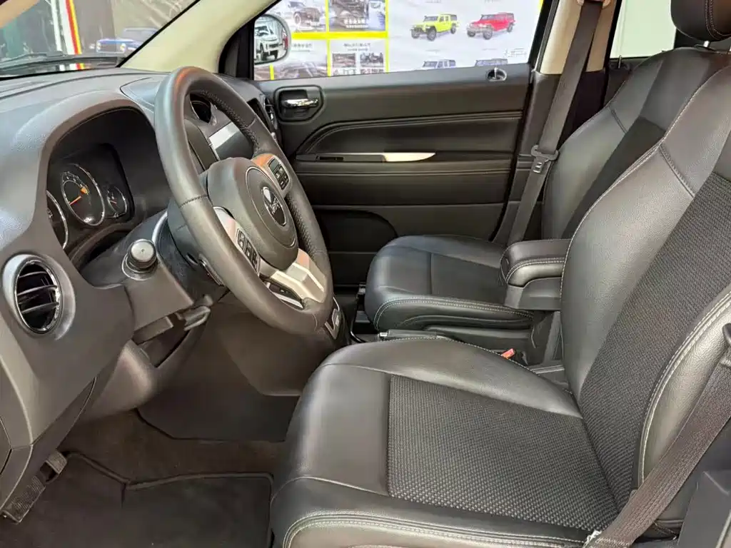 Jeep Compass 2015 — фото 4