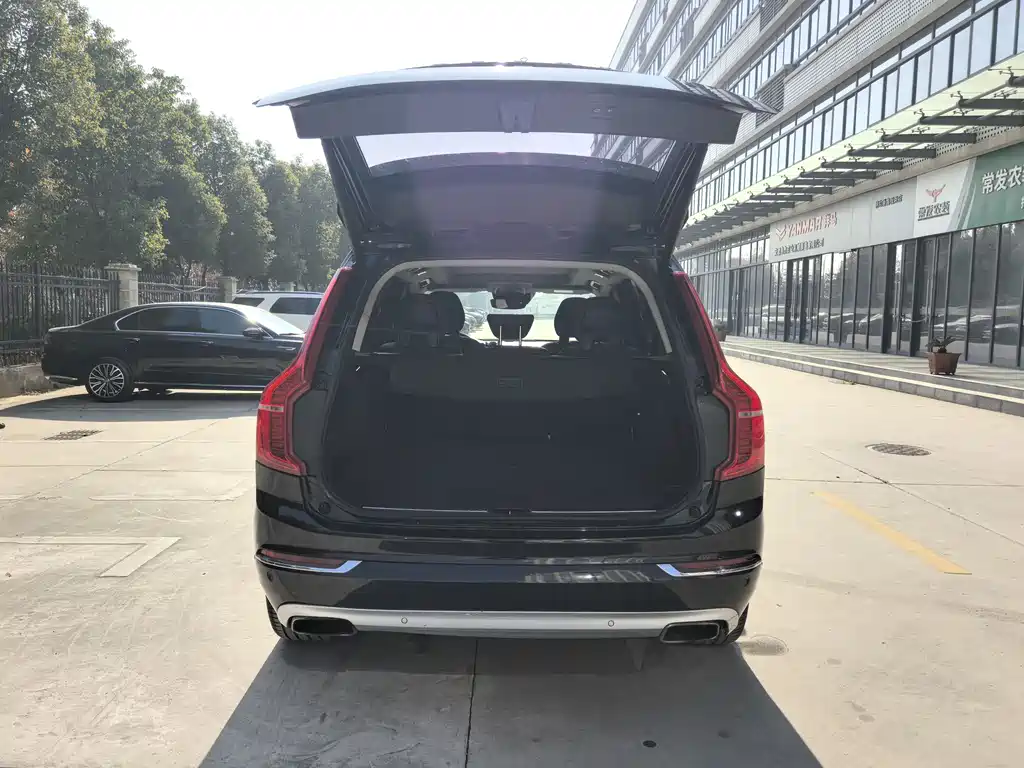 Volvo XC90 2017 — фото 32