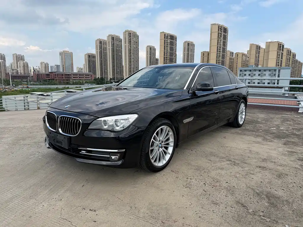 BMW 7 Series 2015 — фото 1