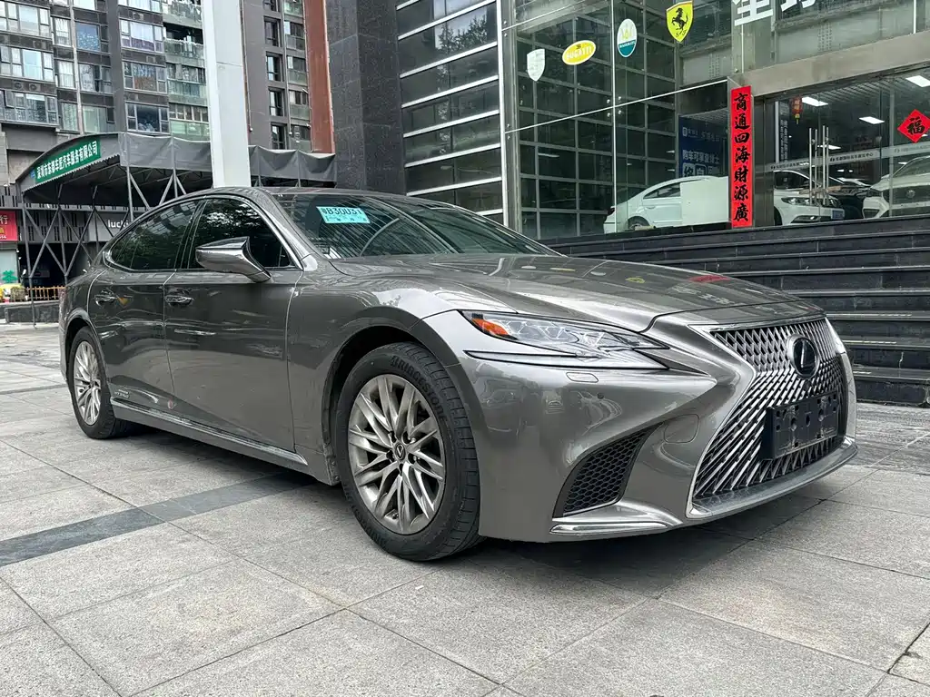 Lexus LS 2019