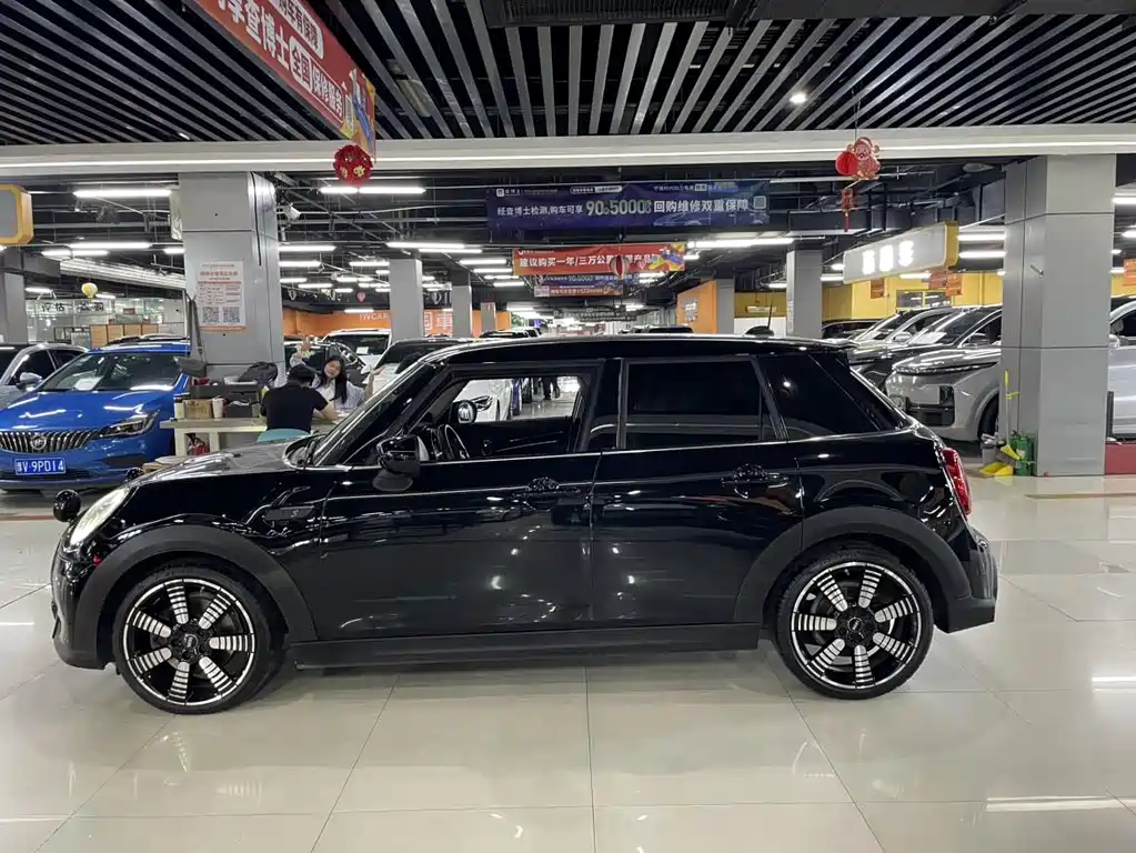 MINI MINI 2022