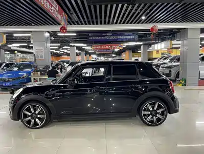 MINI MINI 2022
