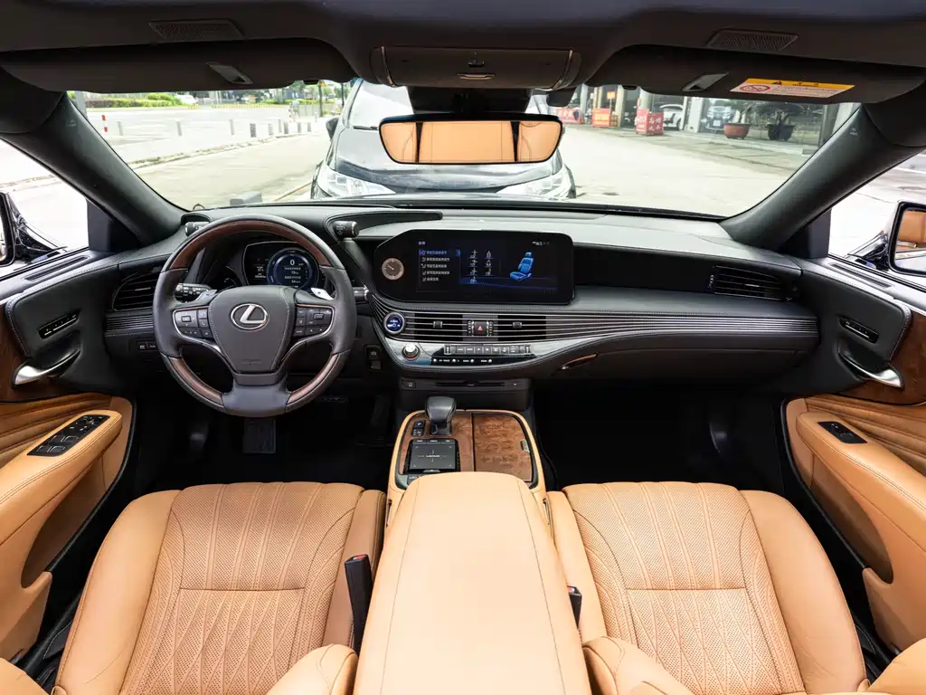 Lexus LS 2021 — фото 13