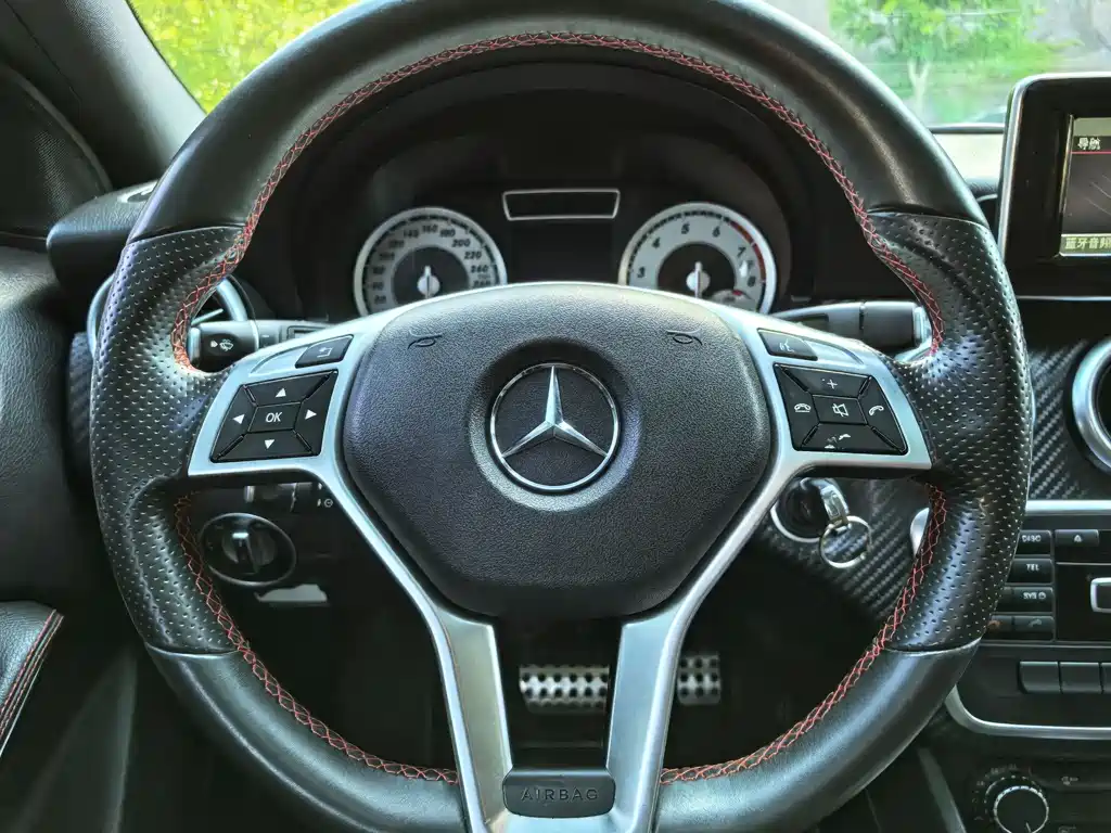Mercedes-Benz A-Class 2016 — фото 14