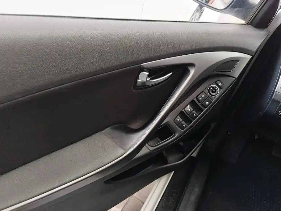 Hyundai Elantra 2016