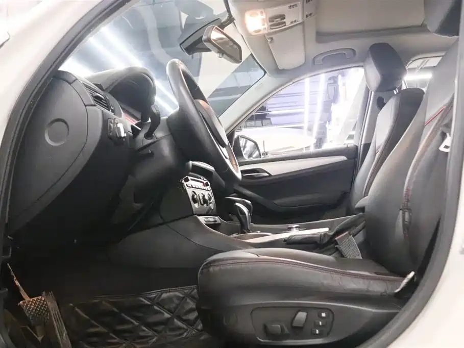 BMW X1 2015 — фото 14