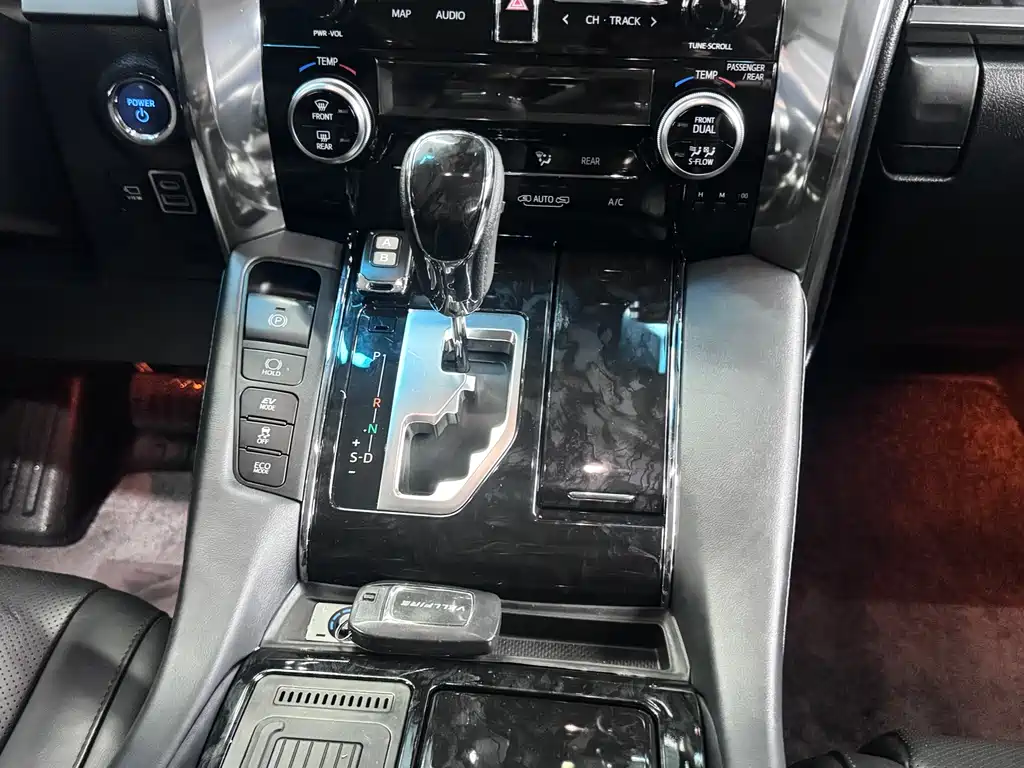 Toyota Vellfire 2020 — фото 10