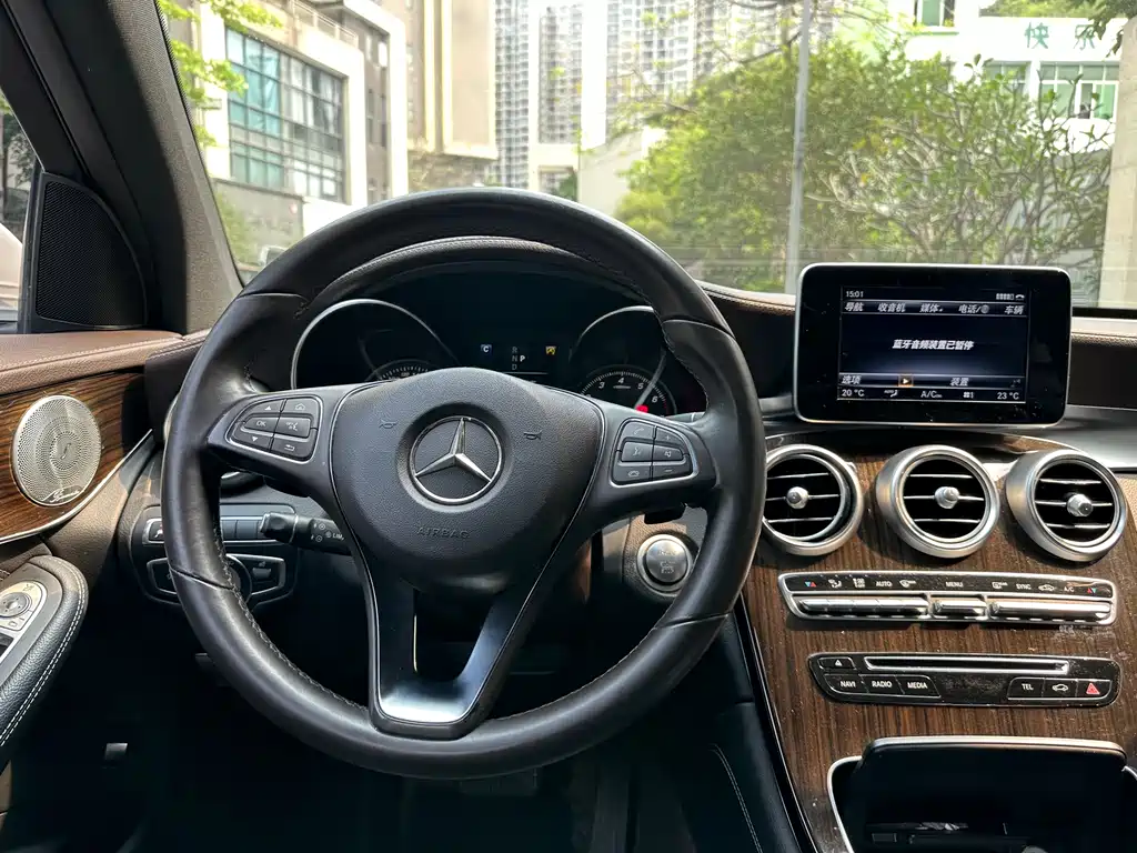 Mercedes-Benz GLC 2017 — фото 20