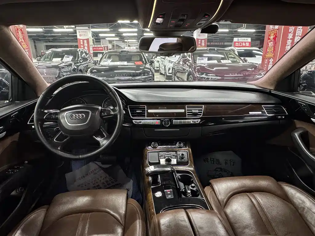 Audi A8 2016 — фото 9