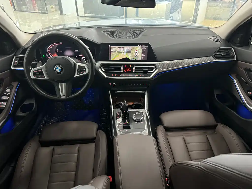 BMW 3 Series 2019 — фото 11