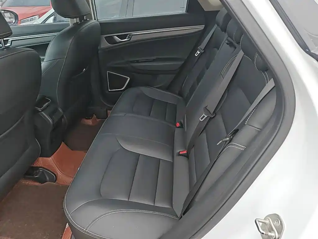 Geely Emgrand GS 2019 — фото 17