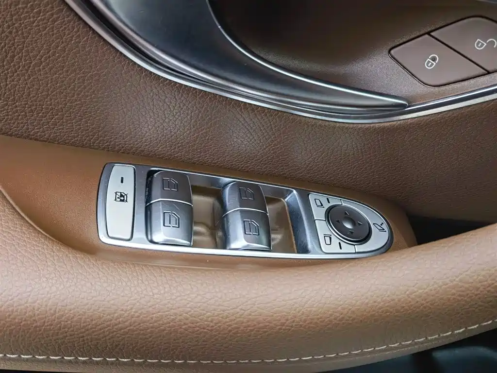 Mercedes-Benz E-Class 2020 — фото 37