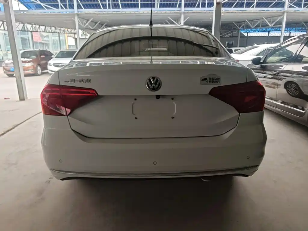 Volkswagen Jetta 2019 — фото 6