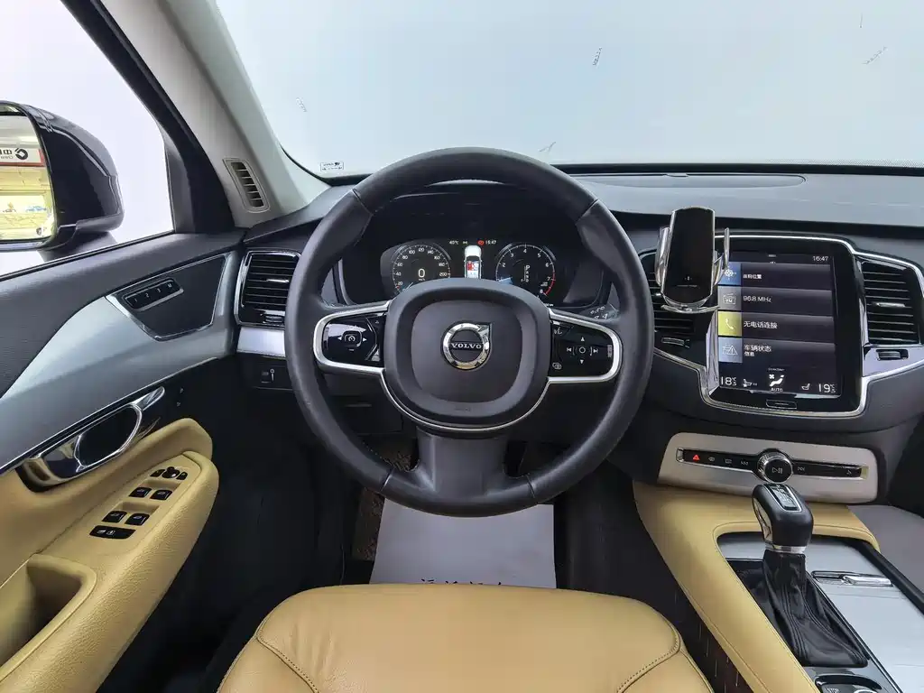 Volvo XC90 2016 — фото 11