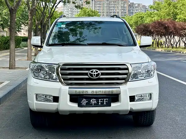 Toyota Land Cruiser 2010