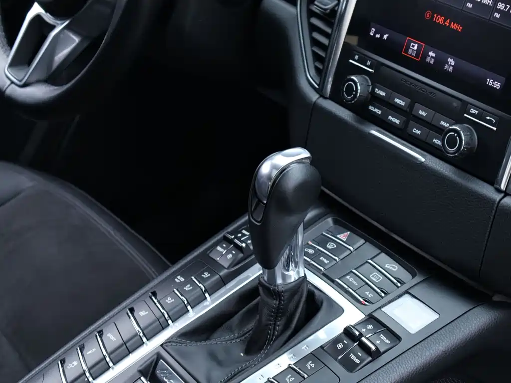 Porsche Macan 2016 — фото 14