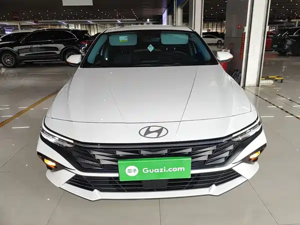 Hyundai Elantra 2023