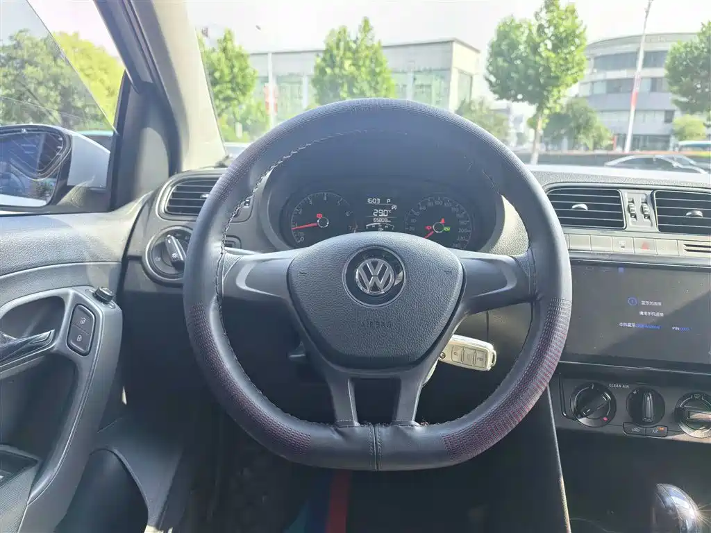 Volkswagen Polo 2019 — фото 10