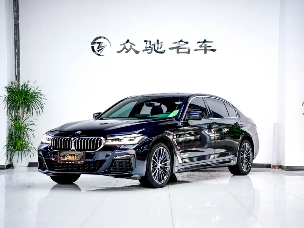 BMW 5 Series 2023 — фото 1