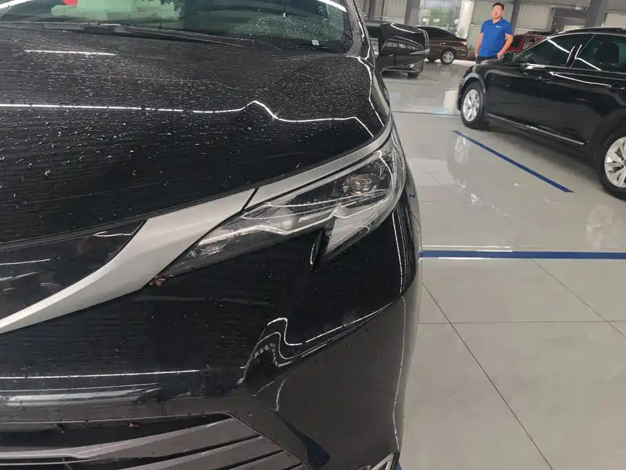 Toyota Sienna 2024