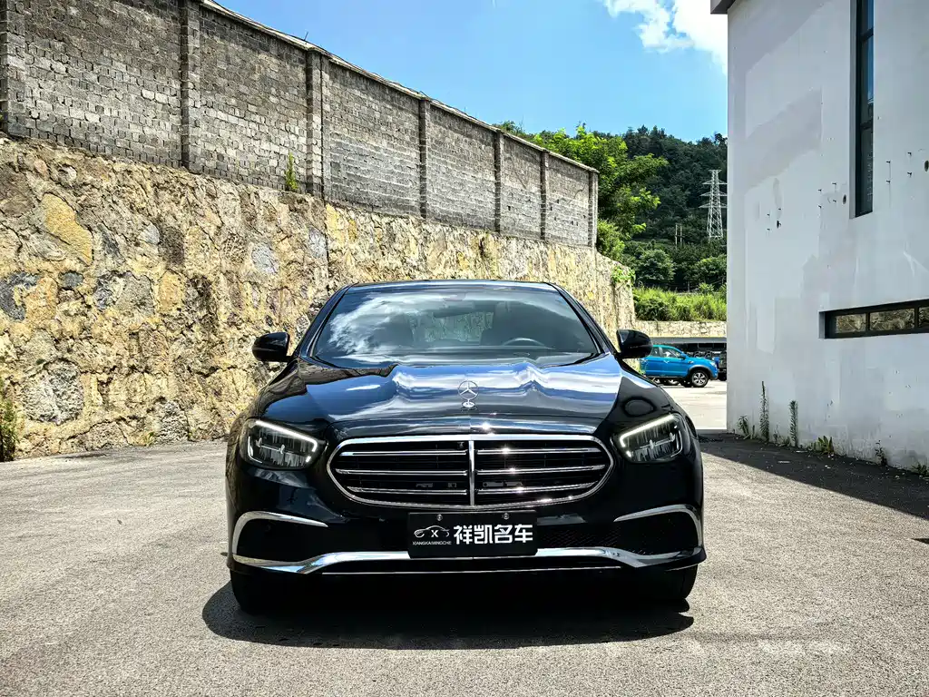 Mercedes-Benz E-Class 2022