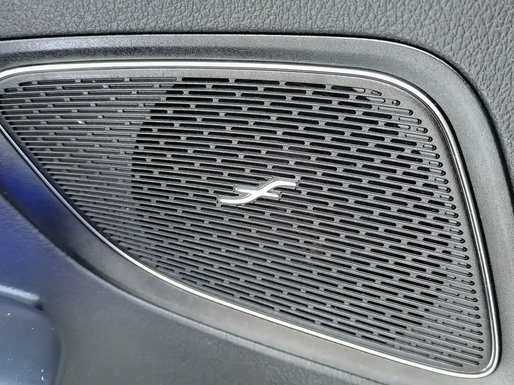 Mercedes-Benz C-Class 2025 — фото 19