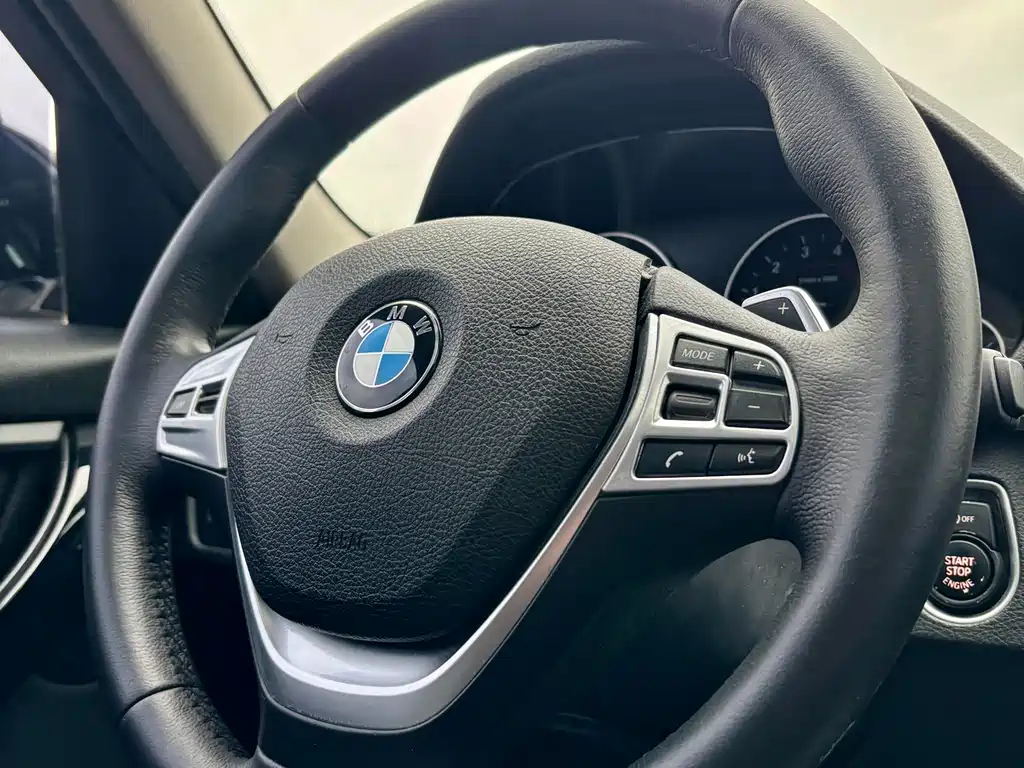 BMW 3 Series 2017 — фото 13