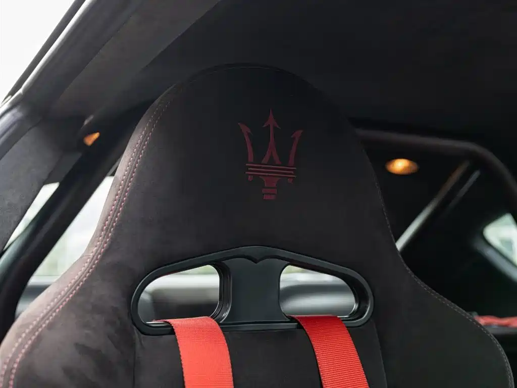 Maserati GranTurismo 2013 — фото 21