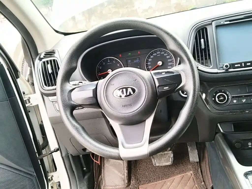 Kia KX3 2016 — фото 11