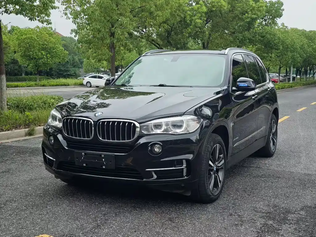 BMW X5 2018 — фото 1