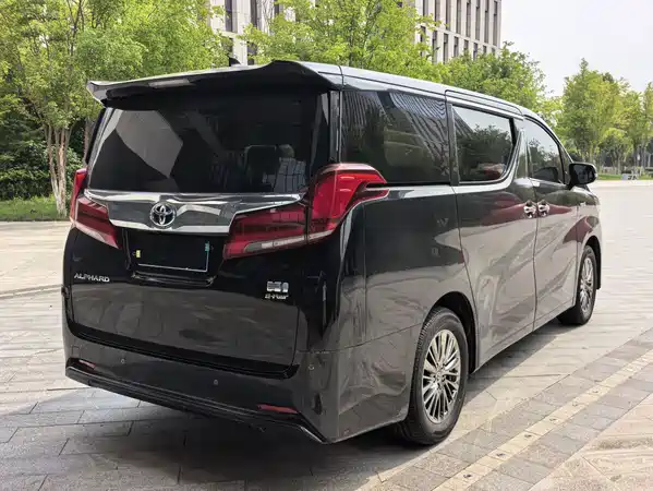 Toyota Alphard 2023